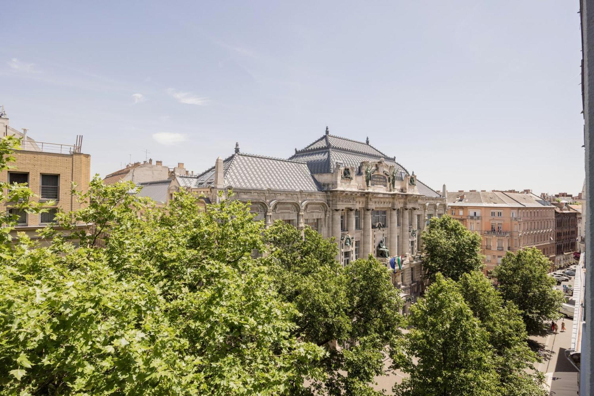 Elegant Home Overlooking The Music Academy Budapest Bagian luar foto